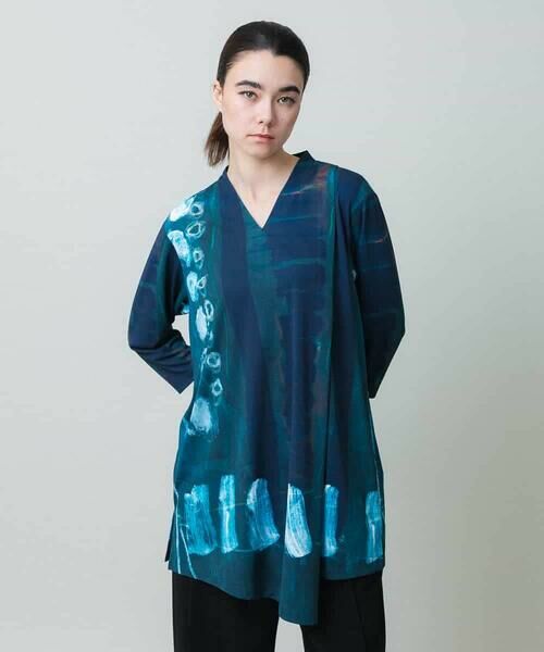HIROKO KOSHINO/ヒロココシノ アシンメトリーヘム絵画プリントプルオーバー /日本製/洗える グリーン M HIROKO KOSHINO/ヒロココシノ アシンメトリーヘム絵画プリントプルオーバー /日本製/洗える グリーン M