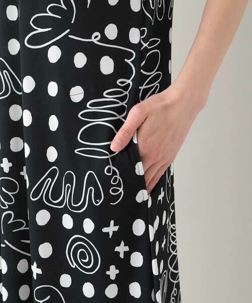 HIROKO KOSHINO / ヒロココシノ ロング・マキシ丈ワンピース | 幾何ドット柄プリントワンピース/日本製/洗濯機で洗える | 詳細11