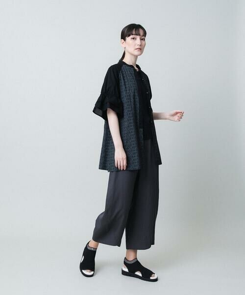 HIROKO KOSHINO / ヒロココシノ シャツ・ブラウス | ロゴプリントボリュームスリーブブラウス /洗える | 詳細12