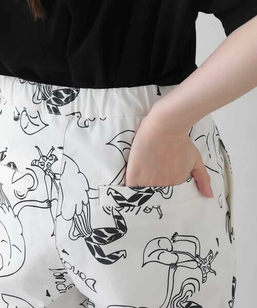 HIROKO KOSHINO / ヒロココシノ チノ・ワークパンツ | イラストプリントデザインパンツ/洗える | 詳細5