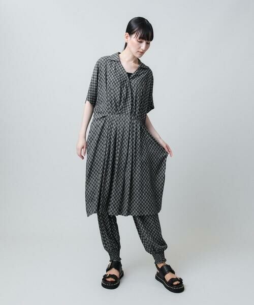 HIROKO KOSHINO / ヒロココシノ ロング・マキシ丈ワンピース | 幾何シャイニープリントワンピース/日本製/洗える | 詳細10