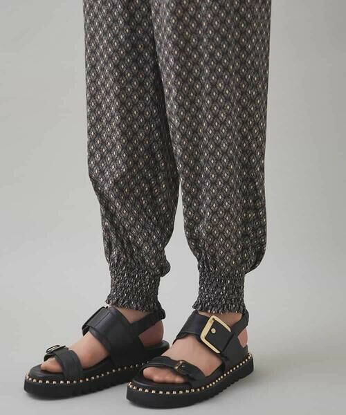 HIROKO KOSHINO / ヒロココシノ チノ・ワークパンツ | 幾何柄シャーリングデザインパンツ/洗える | 詳細6