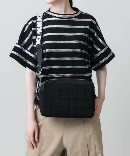 HIROKO KOSHINO / ヒロココシノ ショルダーバッグ | HKエンボスショルダーバッグ(ブラック)