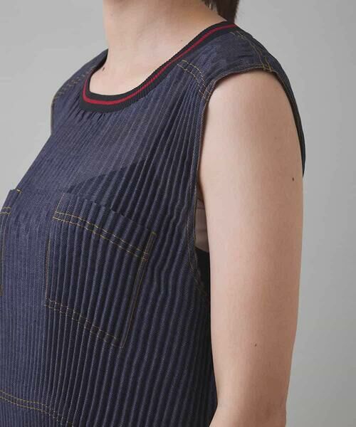 HIROKO KOSHINO / ヒロココシノ ロング・マキシ丈ワンピース | デニムライクプリーツワンピース/洗える | 詳細8