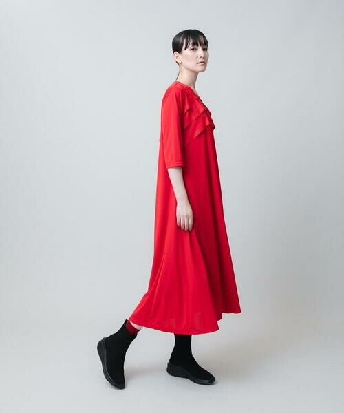 HIROKO KOSHINO / ヒロココシノ ロング・マキシ丈ワンピース | ジョイントテープラッフルデザインワンピース /洗える | 詳細11