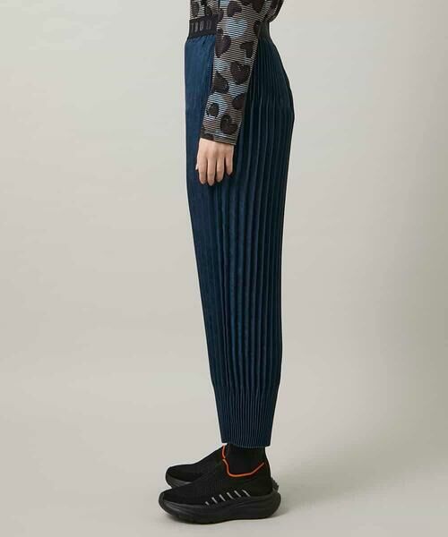 HIROKO KOSHINO / ヒロココシノ チノ・ワークパンツ | エコスエードアコーディオンプリーツパンツ | 詳細2