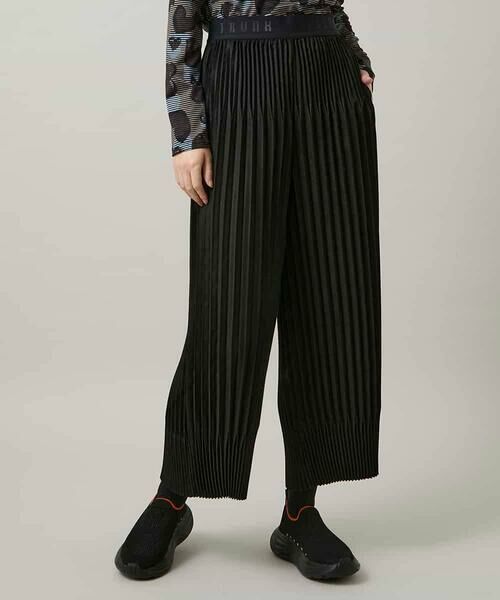 HIROKO KOSHINO / ヒロココシノ チノ・ワークパンツ | エコスエードアコーディオンプリーツパンツ(ブラック)