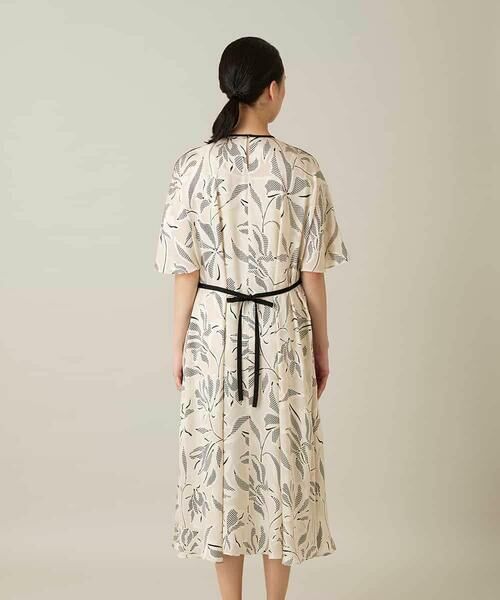 HIROKO KOSHINO / ヒロココシノ ロング・マキシ丈ワンピース | ラインフラワーワンピース /日本製/洗える | 詳細3