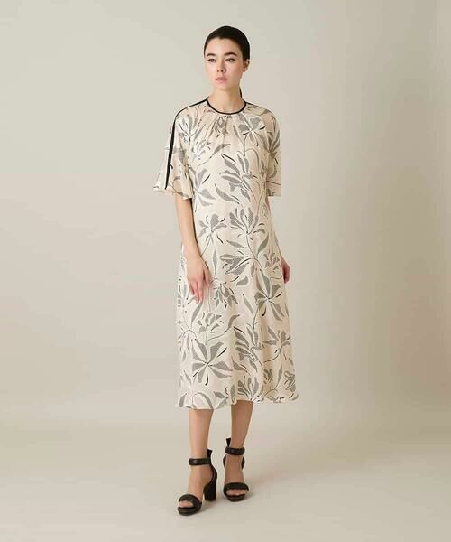 HIROKO KOSHINO / ヒロココシノ ロング・マキシ丈ワンピース | ラインフラワーワンピース /日本製/洗える（アイボリー）