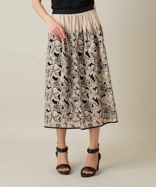 HIROKO KOSHINO / ヒロココシノ ロング・マキシ丈スカート | カットワークフラワースカート /洗える（ベージュ）