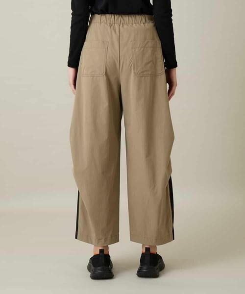 HIROKO KOSHINO / ヒロココシノ チノ・ワークパンツ | 配色ラインカーブタックパンツ | 詳細3