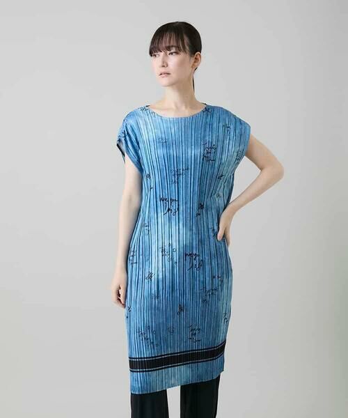HIROKO KOSHINO / ヒロココシノ チュニック | デニム風ロゴプリントプリーツチュニック/洗える（ライトブルー）