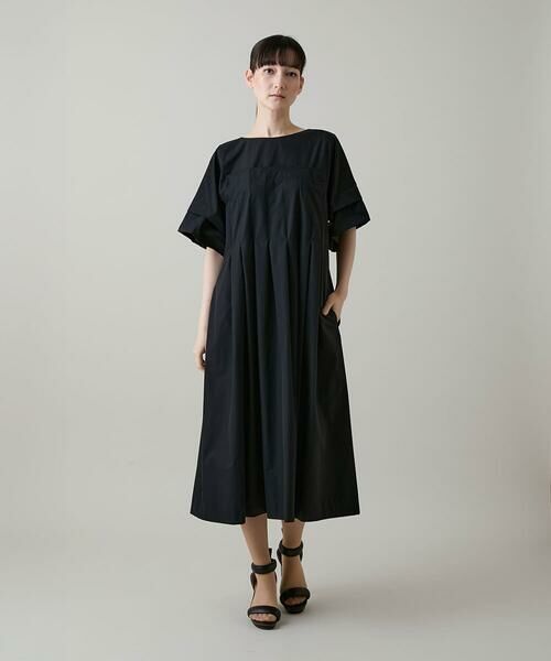 HIROKO KOSHINO / ヒロココシノ ロング・マキシ丈ワンピース | タックアクセントプリーツワンピース/日本製/洗える（ブラック）