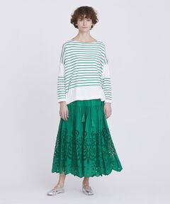 【2023 SPRING&SUMMER】<br/><br/>カットソーのようにしっかりとした編地のボーダーニット。<br/>身幅はワイドシルエットでありながら袖が細くすっきりした印象です。<br/>春らしいピンクボーダーとグリーンボーダーに加えベーシックなモノトーンボーダーが入る、選ぶのも楽しい３色展開。<br/><br/>素材は超細番手のスーピマコットン100％を使用。<br/>滑らかな肌触りと自然な光沢がいきています。<br/>３本の撚糸なので毛羽立ちにくいのも特徴です。<br/>程よい軽さが春から夏にかけて長く楽しんで頂ける春のベーシックシリーズ。<br/><br/>＊＊＊＊＊＊＊＊＊＊＊＊＊＊＊＊＊＊＊＊＊＊<br/>透け感：なし<br/>裏地：なし<br/>伸縮性：なし<br/>光沢感：なし<br/>生地の厚さ：薄い<br/>生地の重さ：軽い<br/>ポケット：なし<br/>手洗い：可<br/>＊＊＊＊＊＊＊＊＊＊＊＊＊＊＊＊＊＊＊＊＊＊<br/><br/>【モデル】<br/>身長:176cm　着用カラー:ピンク、グリーン、ブラック<br/>身長:175cm  着用カラー:グリーン<br/>　【TVドラマ着用アイテム】