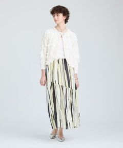 【2025 Pre Spring】<br/><br/>贅沢にシルクのプリントをたっぷりと使用したティアードスカート。<br/>前後異なるアシンメトリーのティアードデザインで前後2WAYで着て頂けます。<br/>腰回りはすっきりしつつ、裾が軽やかに広がるシルエット。<br/>ウエストは着心地の良いゴム仕様です。<br/><br/>素材はインド生産の柔らかなシルク羽二重のプリント生地を使用。<br/>ハンドタッチのランダムなストライプ柄が味わいのある雰囲気です。<br/><br/>＊＊＊＊＊＊＊＊＊＊＊＊＊＊＊＊＊＊＊＊＊＊<br/>透け感：なし<br/>裏地：なし<br/>伸縮性：なし<br/>光沢感：あり<br/>生地の厚さ：薄い<br/>生地の重さ：軽い<br/>ウエスト：ゴム仕様<br/>ポケット：あり<br/>手洗い：不可<br/>＊＊＊＊＊＊＊＊＊＊＊＊＊＊＊＊＊＊＊＊＊<br/><br/>【同素材展開アイテム】<br/>品番:30251014010　シルクストライプワンピース<br/><br/>【モデル】<br/>身長:176cm<br/>　