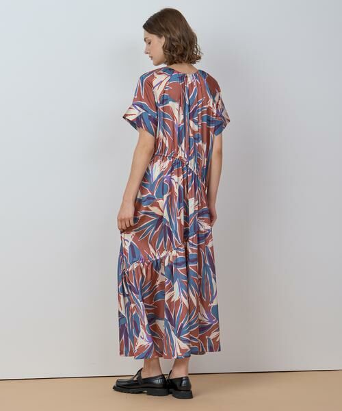 HOUSE OF LOTUS / ハウス オブ ロータス ワンピース | クレインフラワーシャーリングワンピース | 詳細3