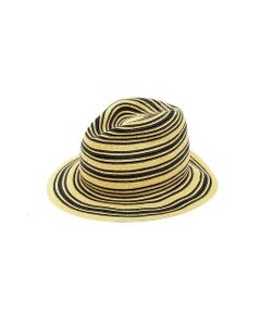 イタリア　カポッジロは家族経営で１００年の歴史を持つイタリア(フィレンツェ)の老舗帽子メーカーブランドです。様々な原料を使用し、シンプルながら独持の美しいデザインのパナマ帽や特徴のある素材を使用したアイテムが人気のブランドです。夏に最適なハットです。