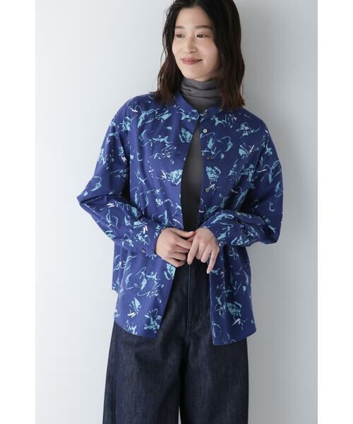 human woman/ヒューマンウーマン ◆ペイントPTバンドカラーシャツブラウス ブルー3 M human woman/ヒューマンウーマン ◆ペイントPTバンドカラーシャツブラウス ブルー3 M