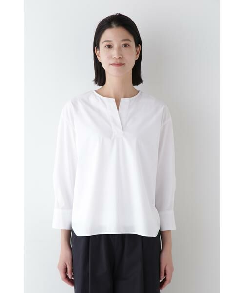 【DEVEAUX New York】IVORY微光沢プリーツシャツ/ブラウス 最新のデザイン DEVEAUX New York】IVORY微光沢プリーツシャツ
