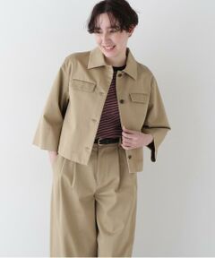 <b>スタイリスト 福田麻琴さん × human woman コラボレーションアイテムが登場！</b><br/><br/>【デザインのポイント】<br/><br/>福田麻琴さんコラボのブルゾン見えブラウスです。ボックスシルエットの短丈ブラウスはブルゾンとしても着用できる仕様と素材感です。大き目のポケットとターンバック可能な7分袖がポイント。<br/><br/>【素材のポイント】<br/><br/>柔らかさとしなやかな反発性を併せ持つ加工を施した、きれい目見えのベージュ生地です。<br/><br/>【おすすめコーディネート】<br/><br/>同素材で展開しているパンツとのセットアップがおすすめです。ベーシックなカラーリングで着回しやすい一枚です。<br/><BR>透け感/なし|裏地/あり|光沢/なし|生地の厚さ/普通|伸縮性/なし|シルエット/スタンダード