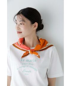 ・お届け予定日:5月上旬頃<br/>鳥をモチーフにした正方形のコットンスカーフ。首元に彩りをプラスするだけで、春を感じるスタイリングになります。お持ちのかごバッグと合わせても。<br/><br/>【MOISMONT】<br/>フランス発祥の老舗ブランド。ユニークなデザインや柄のスカーフを多く展開しています。<br/>