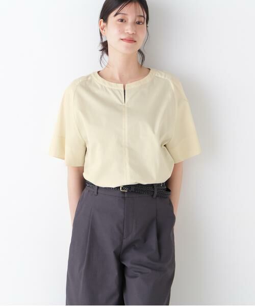 human woman/ヒューマンウーマン ◆ボックスシルエットキーネックブラウス ベージュ M human woman/ヒューマンウーマン ◆ボックスシルエットキーネックブラウス ベージュ M