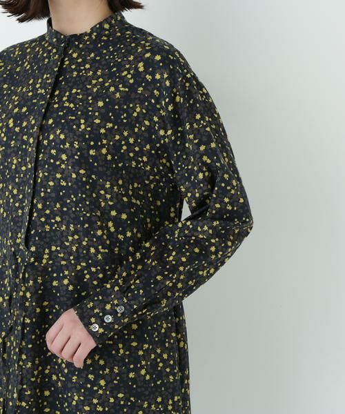 human woman / ヒューマンウーマン ワンピース | プチフラワープリントブラウジングバンドカラーワンピース | 詳細15