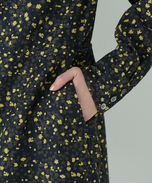 human woman / ヒューマンウーマン ワンピース | プチフラワープリントブラウジングバンドカラーワンピース | 詳細16