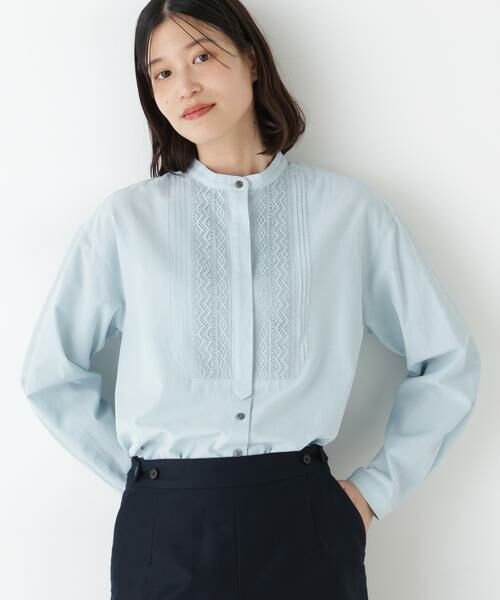 human woman / ヒューマンウーマン シャツ・ブラウス | レースドッキングハンドカラーブラウス（ライトグリーン）