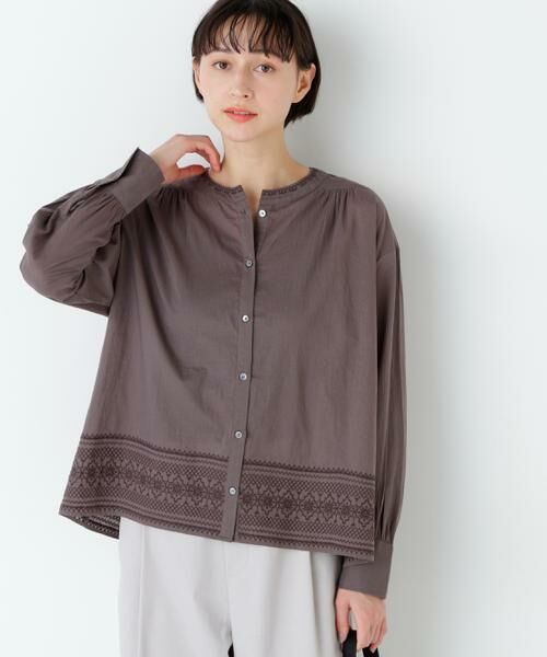 human woman / ヒューマンウーマン シャツ・ブラウス | インド刺繍ノーカラーブラウス（モカ1）