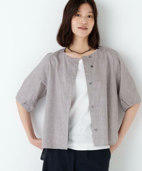 human woman / ヒューマンウーマン シャツ・ブラウス | リネンコットンシャンブレータックスリーブブラウス（モカブラウン）