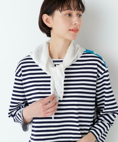 human woman / ヒューマンウーマン マフラー・ショール・スヌード・ストール | ピンタックレーストライアングルスカーフ（オフホワイト）