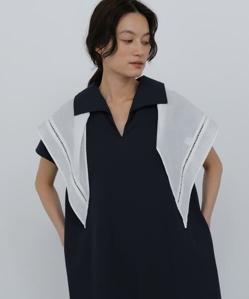 human woman / ヒューマンウーマン マフラー・ショール・スヌード・ストール | カットワーク刺繍トライアングルスカーフ | 詳細1