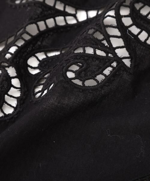 human woman / ヒューマンウーマン マフラー・ショール・スヌード・ストール | カットワーク刺繍トライアングルスカーフ | 詳細8