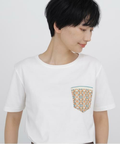 human woman / ヒューマンウーマン カットソー | 《 大人気！ / CLOUDYコラボ 》アフリカンモチーフ  ポケットＴシャツ（ホワイト）
