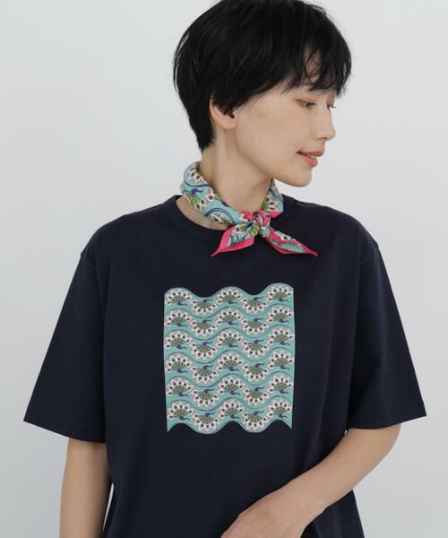 human woman / ヒューマンウーマン カットソー | 《 大人気！ / CLOUDYコラボ 》アフリカンモチーフ プリントＴシャツ（ネイビー）
