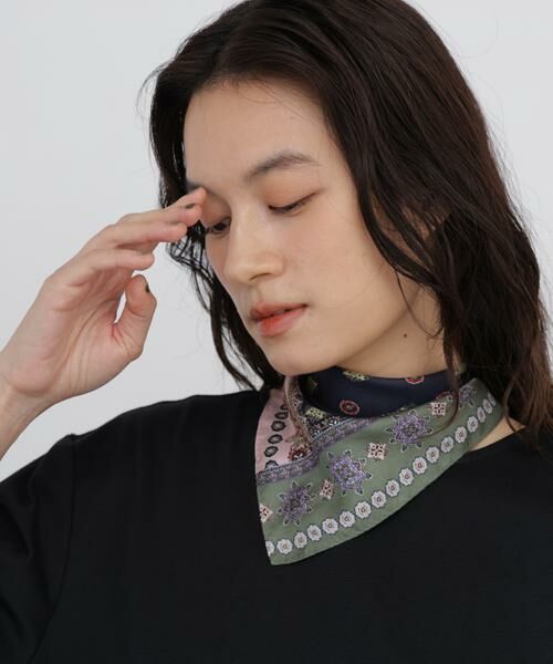 human woman / ヒューマンウーマン マフラー・ショール・スヌード・ストール | ◆トライアングルシルクスカーフ（ネイビー3）