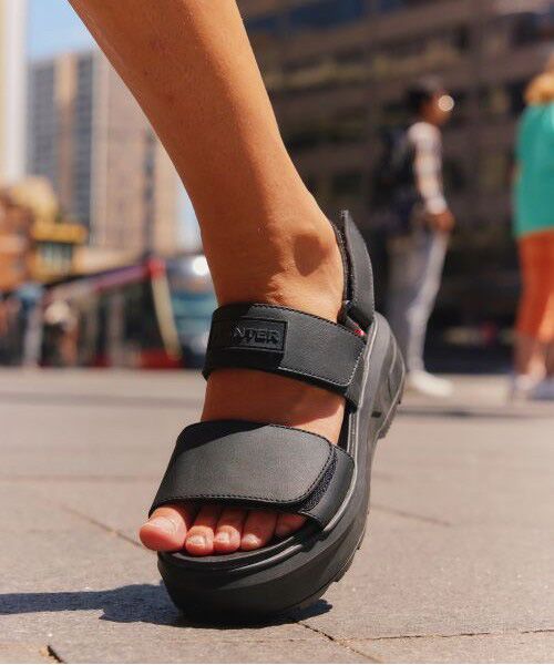 HUNTER / ハンター サンダル | ユニセックス シティ リベル レザー ヒール ストラップ サンダル | 詳細9