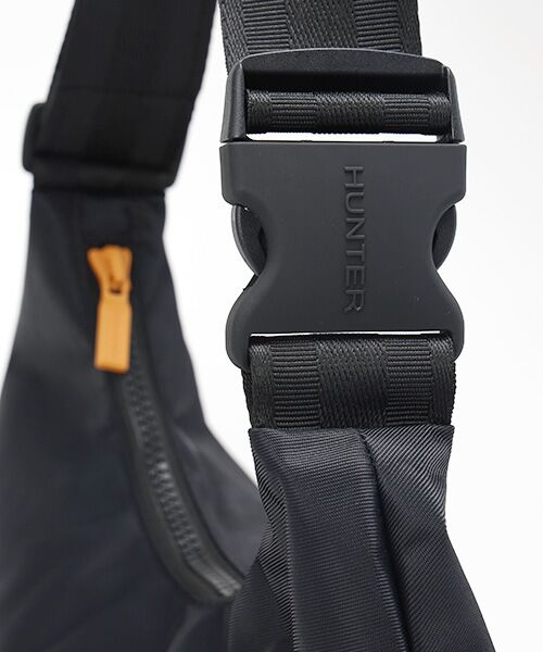 HUNTER / ハンター ショルダーバッグ | ナイロン ミディ ホーボー ボーン イン スコットランド | 詳細6