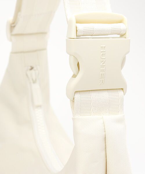 HUNTER / ハンター ショルダーバッグ | ナイロン ミディ ホーボー ボーン イン スコットランド | 詳細6