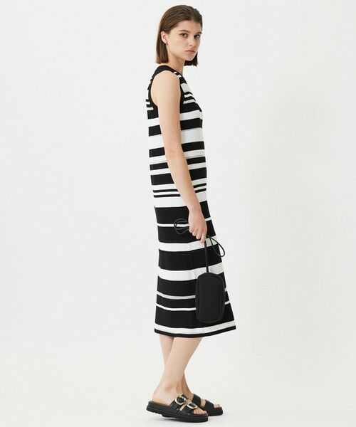 新品　ホワイト×ブルーボーダーワンピース　10A ボーダー服 シンプル爽やかボーダーワンピース ワンピース