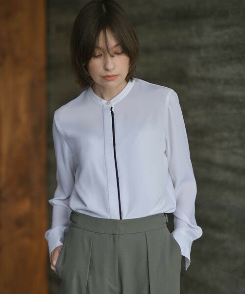 ICB / アイシービー シャツ・ブラウス | 【新色追加・WEB限定カラーあり】BackSatinAmunzen バンドカラーブラウス(オフホワイト系)