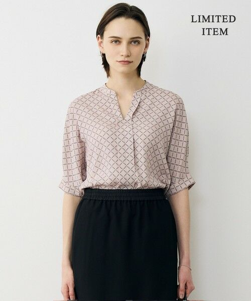 ICB / アイシービー シャツ・ブラウス | 【WEB限定】BackSatinAmunzen 5分袖キーネックブラウス（ヘイズピンク×スクエアビット柄）