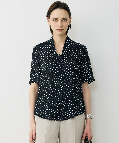 ICB / アイシービー シャツ・ブラウス | BackSatinAmunzen 5分袖配色ボウタイブラウス（ブラック×ミックスモチーフドット）