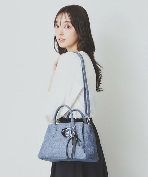 index / インデックス ショルダーバッグ | 【2WAY】フラワーチャーム付きショルダー取外し可バッグ(ブルー(092))