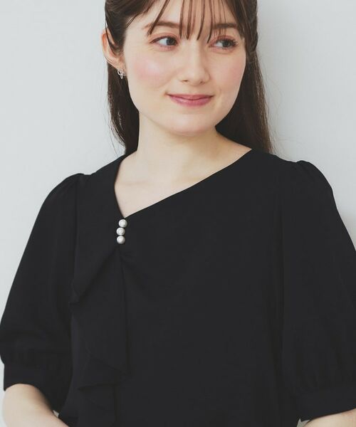 index / インデックス シャツ・ブラウス | アシメフリルパール調ブラウス【洗濯機洗い可/イージーアイロン】(ネイビー(094))