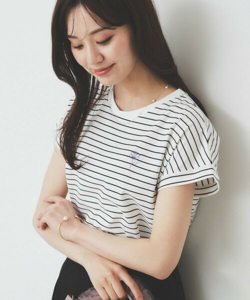 セール】 《6色展開/S-3Lサイズ》フラワー刺繍Tシャツ【汗ジミ