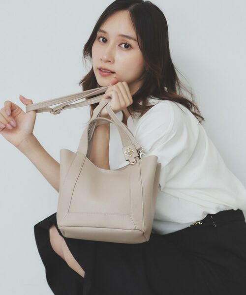 index / インデックス トートバッグ | 【2WAY】フラワーパーツ付き合皮ミドルトートバッグ | 詳細3