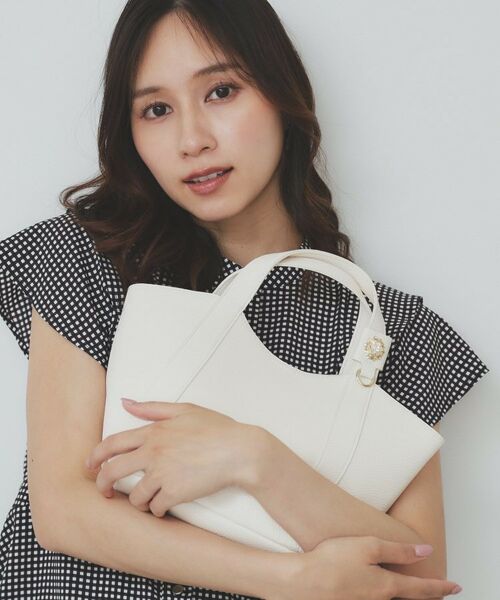 index / インデックス トートバッグ | 【2WAY】フラワーパーツ付き合皮ミドルトートバッグ | 詳細5