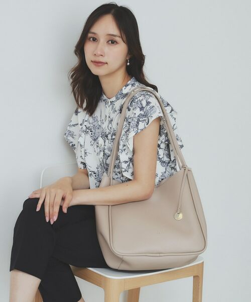 index / インデックス トートバッグ | 【A4サイズ収納可能】コインチャーム付きトートバッグ(ベージュ(052))